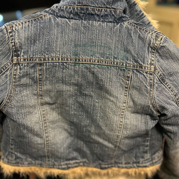 Denim Jacket with Faux Fur. Size-kids Medium - Picture 3 of 4